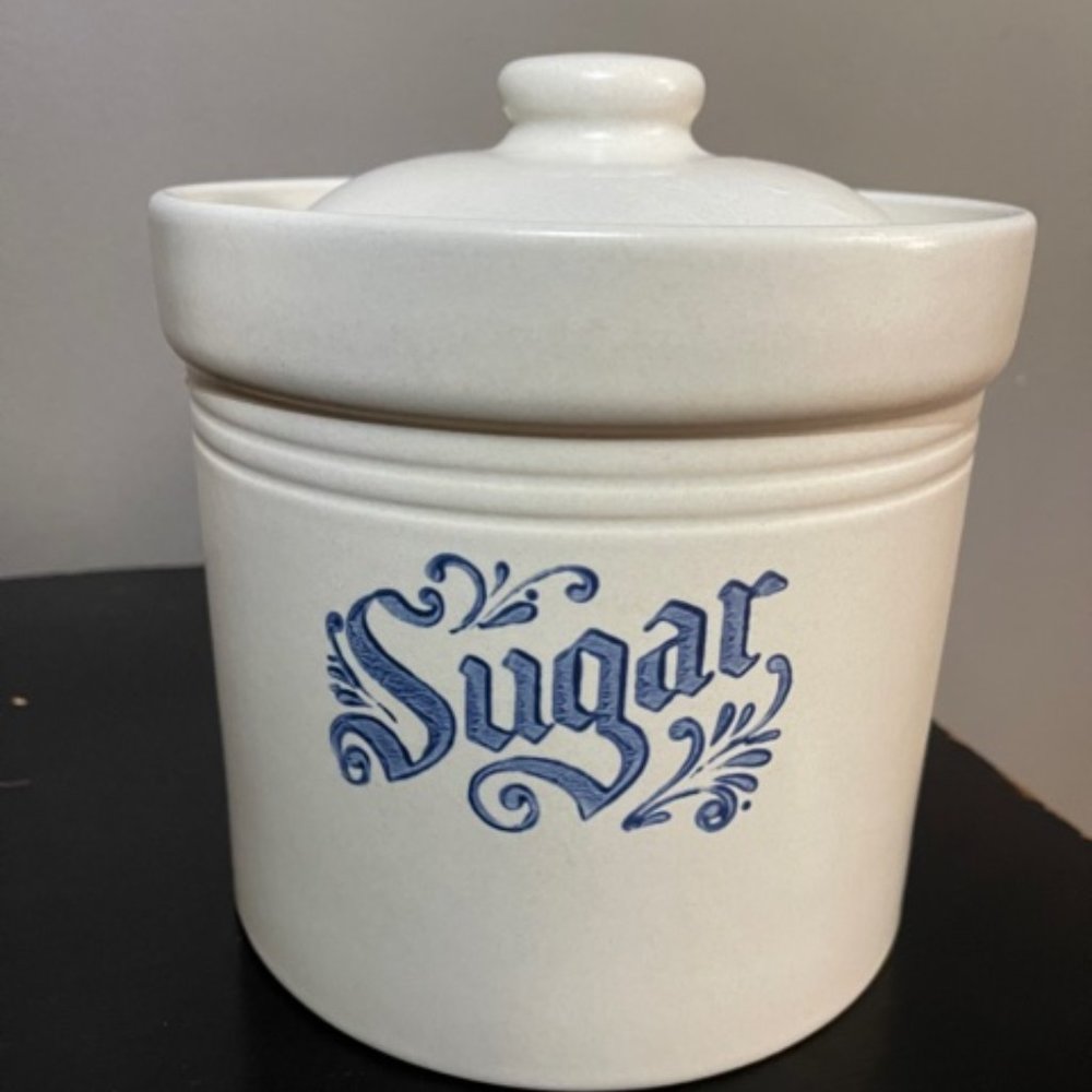 Pfaltzgraff Yorktowne Sugar Canister With Lid #507